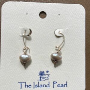 Island pearl earrings